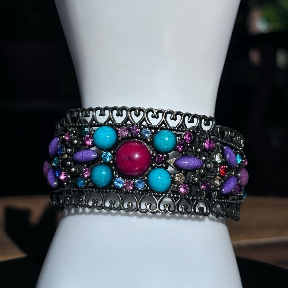 Vintage Y2K Multicoloured Rhinestone & Howlite Cabochon Hinged Cuff Bracelet